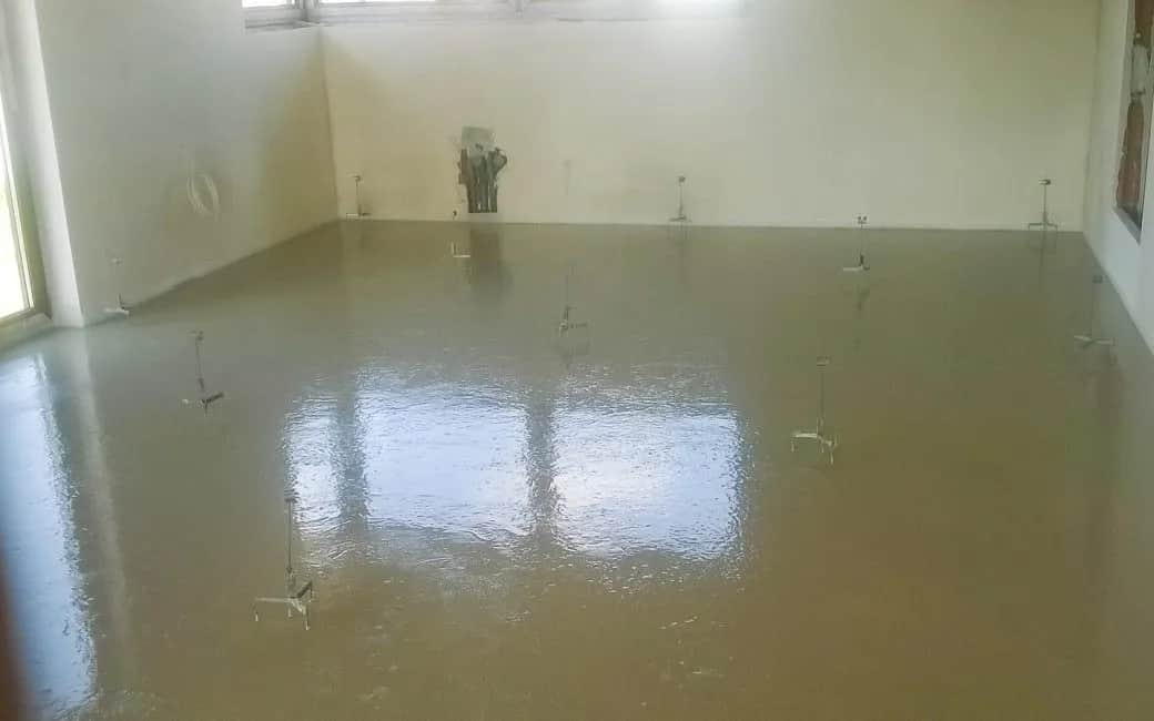 Ile schnie wylewka na ogrzewaniu podłogowym? Oto co musisz wiedzieć