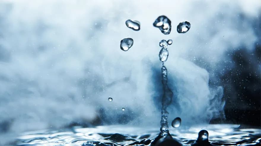 Co się bardziej opłaca: bojler czy podgrzewacz? Porównanie kosztów i wydajności