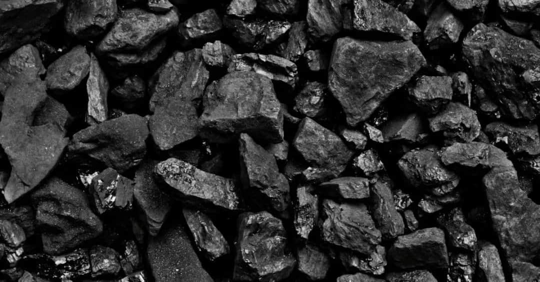 Z czego robi się ekogroszek? Poznaj proces produkcji i skład