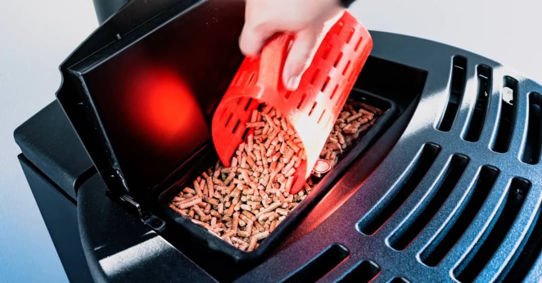 Co lepsze: pellet czy ekogroszek? Porównanie kosztów i efektywności