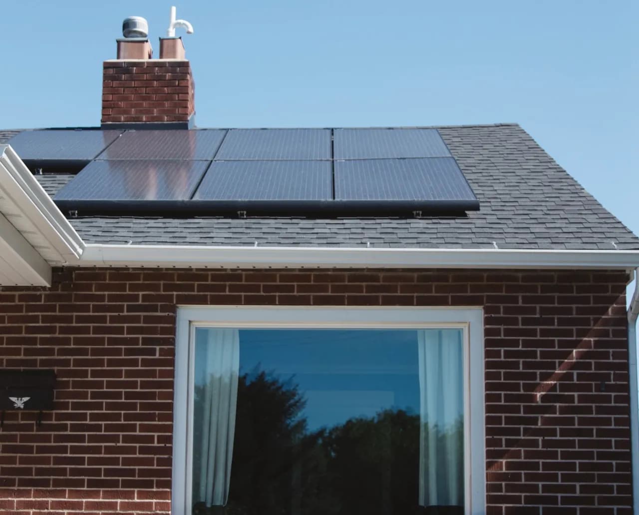 Fotowoltaika na raty – czy warto inwestować w oszczędności?